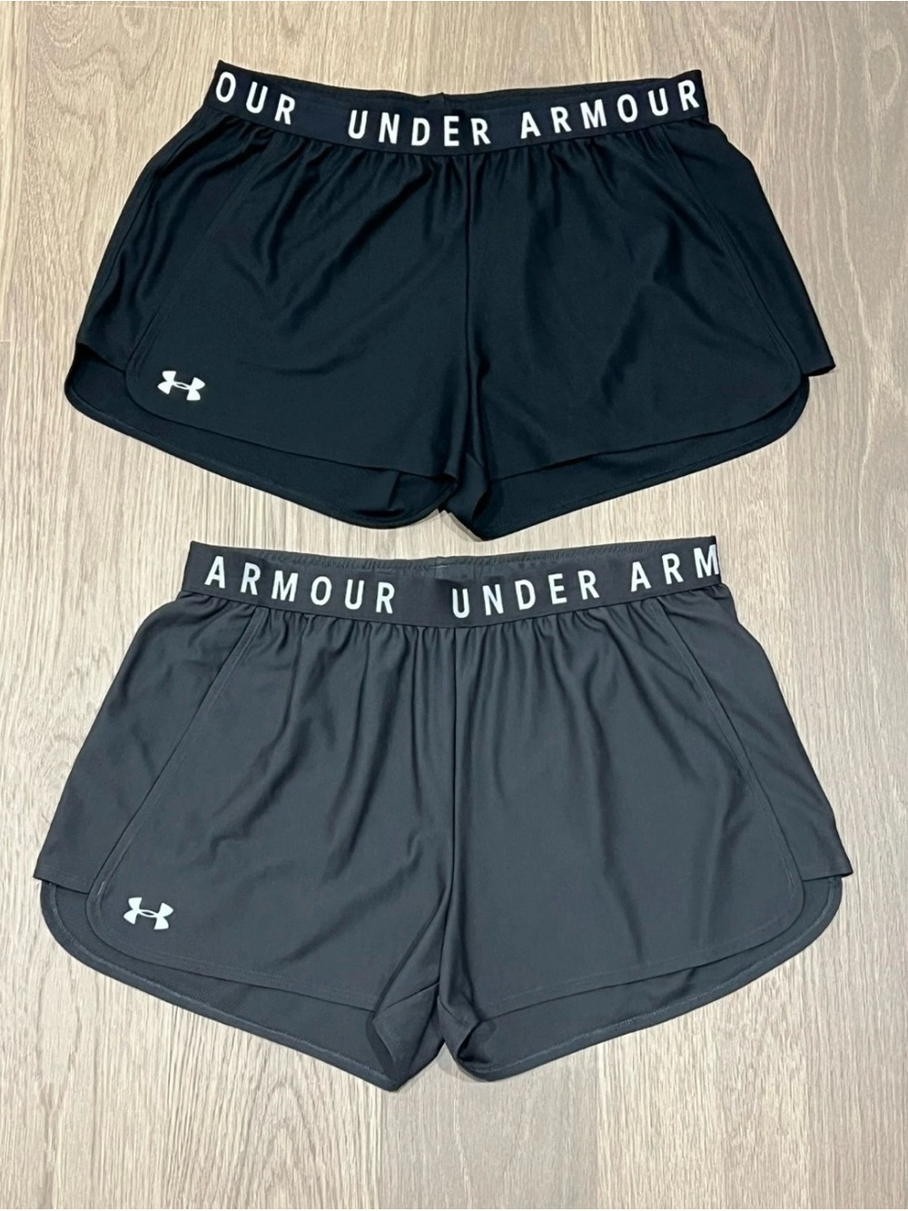 XL Womens UNDER ARMOUR HeatGear Black Gray Shorts Lot of 2 Set Loose Gym Fitness
